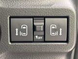 【両側パワースライドドア】スマートキーや運転席のスイッチで後席両側スライドドアの開閉が可能♪電動だから力を入れてドアを開ける必要が無く、小さなお子様でも簡単に開け閉めでき快適です♪