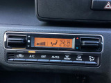 オートエアコン装備車なのでどんな季節もへっちゃらですね!