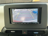 バックモニターで車庫入れや縦列駐車もらくらく、高感度カラーカメラですので僅かな光でもくっきりと見え、夜でも安心して駐車出来ます。