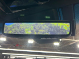【デジタルインナーミラー】後席の大きな荷物や同乗者で後方が確認しづらい時でも安心!カメラが撮影した車両後方の映像をルームミラー内に表示。クリアな視界で状況の確認が可能です!