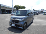 新車ディーラーの中古車コーナーです。保証・整備料金は車両価格に含まれております。諸費用まで入った支払総額は魅力的な価格になっていると思います。