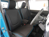 【清潔感のある運転席&助手席】隅々までクリーニングの行き届いた運転席&助手席。目立ったシミや汚れ等もございません。快適なドライブをどうぞ。
