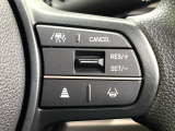 【アダプティブクルーズコントロール】高速道路での長距離走行が楽に!!自動で速度を保つクルーズコントロールが、衝突軽減システムと連携し、前方の車両を感知して車間を保つように速度調節してくれます!!