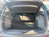 リアラゲッジルームアレンジ後のお写真です。シートを畳むとここまでの広さが御座います。沢山の荷物を積むことが出来ますね♪