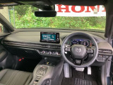 ご覧のように、視界が広く運転しやすいように設計されています。また、プラズマクラスター技術搭載デュアルフルオートエアコンで快適です。