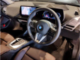 ☆センターパネルを運転席側に僅かに傾けたBMW独特のインパネ☆【駆け抜ける歓び】はここからもスタートしております☆