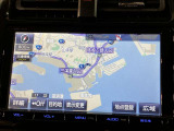 ディーラーオプションの大型9インチナビ付き!地図の見やすさやバックモニターの見やすさが運転をより楽にしてくれます♪テレビも大きい画面で見れて嬉しいですね!