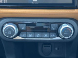 運転中でも音量調整やチャンネル変更がスムーズにできるステアリングスイッチ付き♪
