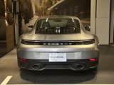 装着オプション:スポーツクロノパッケージ/タイヤ温度表示機能/Porsche Track Precision APPを含む Exclusive Designテールライト スポーツシートプラス