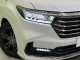 【LEDヘッドライト】悪天候や夜間走行時も良好な視界を確保し安心して運転できる高輝度LEDヘッドライトを装備!点灯速度が早く、消費電力も抑えられています。