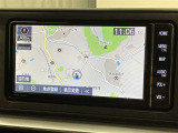 純正ナビを装備。タッチパネル式で使いやすく、お出かけもラクラクです。