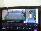 パノラミックビューモニター搭載。カメラで車両周囲の状況を映し出すため、狭い場所での駐車などに役立ちます。
