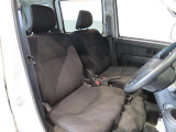 運転しやすさを追求した開放的なドライバーズスペース!