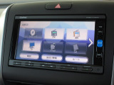 ナビゲーションは純正メモリーナビ(VXM-174VFi)を装着しております。AM、FM、CD、DVD再生、Bluetooth、フルセグTVがご使用いただけます。初めて訪れた場所でも安心ですね!