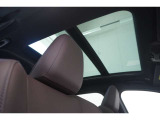 開放感のある電動ガラスサンルーフ機能付き☆お問い合わせは大阪BMW Premium  Selection 吹田(無料ダイヤル)0078-6002-613077迄お願い致します☆大阪府吹田市芳野町5-55 毎水曜、第二・第三火曜日定休
