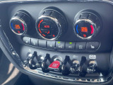 ●デュアルオートエアコン:運転席・助手席それぞれで温度設定が可能な独立式オートエアコンを標準装備しております!