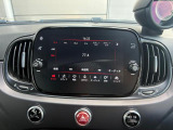 USB入力対応メディアプレイヤー機能、Bluetooth、ハンズフリー通話、AppleCarPlay、AndroidAutoに対応。