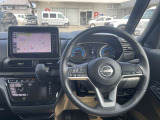 室内はルームクリーニングを行い納車になりますので納車後も快適な車内でお出かけできますよ