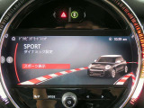 ◆インスツルメントパネルやインテリアトリムなどは、調和しなが洗練された室内を作り上げ、スイッチ類によって、優れた操作性をも実現。ドライバーの視線や動線を考え、人間工学に基づきデザインされています◆