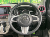 インテリアに合わせたデザインのステアリングは、運転される方のことも考え、運転しやすい形状、大きさです。是非一度、実際に触ってお確かめください。