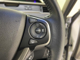 手触りの良いレザーハンドルにはホンダセンシングのコントロールスイッチが装備されテおり、ACCもハンドルから手を離さずに操作が出来ます。感覚で操作ができて便利で安全ですね!