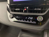 オートエアコンは温度を設定するだけで、自動で風量などを設定してくれます。運転しながら操作も必要ないので、安全性も向上します。