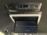 【後席モニター】後席用モニター、後ろの方たちも楽しいドライブ!お子様が長時間退屈しないでドライブを楽しめます★