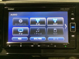 ナビゲーションはフルセグTV、インターナビ対応のGathers純正メモリーナビを搭載しています。Bluetoothオーディオ機能がありますので、スマートフォンなどの音楽も再生できます。