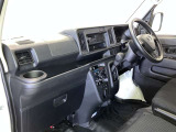 分かりやすく操作しやすい運転席まわりです☆