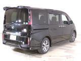 点検、車検、オイル交換、消耗品の交換、板金修理、自動車保険、新車へのお乗り換え等、ご納車後のアフターサービスもお任せ下さい。当店は、明るいショールームとサービス工場の有るお店です。