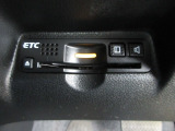 ETC付。高速道路の料金所はキャッシュレスで通過です。サービスエリア等にあるスマートインターの出入りも利用可能でとっても便利。ご納車後すぐにお使い頂けるようセットアップしてのお渡しとなります。