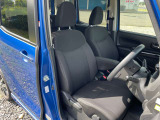 アームレスト付きで運転楽々★