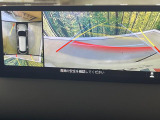 【360&deg;ビューモニター】専用のカメラにより、上から見下ろしたような視点で360度クルマの周囲を確認することができます☆死角部分も確認しやすく、狭い場所での切り返しや駐車もスムーズに行えます。