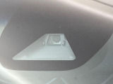 【ホンダセンシング】走行中に前方の車両等を認識し、衝突しそうな時は警報とブレーキで衝突回避と被害軽減をアシスト。より安全にドライブをお楽しみいただけます。