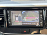【アラウンドビューモニター】駐車時にまるで空から自分の車を見ているかのような映像を映し出して、安全に確認できる機能です!接触の危険が迫れば、表示や警告音で知らせてくれます!難しい駐車も楽々です!