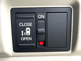 【パワースライドドア】スマートキーや運転席のスイッチでスライドドアの開閉が可能♪電動だから力を入れてドアを開ける必要が無く、小さいお子様でも、重い荷物を持っている時もラクに開け閉めできます♪