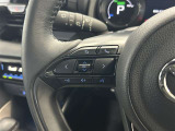 運転中、オーディオの操作をしてて、ハッとしたことはありませんか?ステアリングスイッチは、運転中でもハンドルでオーディオの操作が可能です。安全なドライブをサポートします。