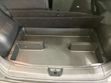 【ラゲッジルーム】実用性に優れた二段式ラゲッジル-ムでお荷物を別々に収納が可能♪♪