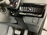 スマートキーシステム搭載ですので、ハンドル横のスイッチを押せば、エンジンスタート!