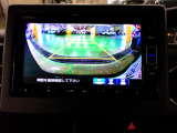バックカメラの画像です。ガイドラインがスムースな車庫入れをサポートいたします。車庫入れの安心感がアップしますね。