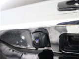 バックカメラが付いているので後方確認が非常にしやすいです。今や運転初心者も熟練者も必須装備!ついていて損はないですね♪
