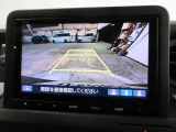 後方確認はオマカセのリアカメラ付です。雨天時や夜間のバック駐車時などで特に視界の安全確認に役立ちます。