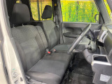運転席シート廻りは使用感も少なく、良好な状態となっています。前オーナー様が丁寧に使っていたことがよくわかりますね。