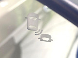 【ブラインドスポットインフォメーション】走行中、ドアミラーの死角になりやすい箇所に後続車が接近するとサイドミラー付近に警告を表示、ドライバーに注意喚起をしてくれます。