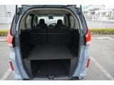 上下に分けても使用できます。後席シートアレンジでさらに広々荷室にもなります。