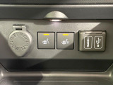 【シートヒーター】寒い日に重宝するシートヒーター!エアコンより早く温まってくれるので寒がりの人も安心ですね♪エアコンの温風は乾燥するから苦手、という方にもをおすすめです。