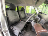 運転席シート廻りは使用感も少なく、良好な状態となっています。丁寧に使われていたことがよくわかりますね。