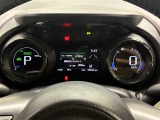 一目で今出ている速度が分かるデジタルメーターを採用しており、うっかりのスピード超過も減りますよ