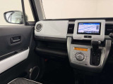 【展示車の状態】展示車は全て、マツダ車のエキスパートが、基本性能に関わる箇所を徹底的に点検。外装や室内に関しても、細部にいたるまで、しっかり清掃・洗浄を実施しています。