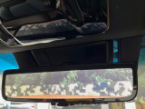 【デジタルインナーミラー】後席の大きな荷物や同乗者で後方が確認しづらい時でも安心!カメラが撮影した車両後方の映像をルームミラー内に表示。クリアな視界で状況の確認が可能です!